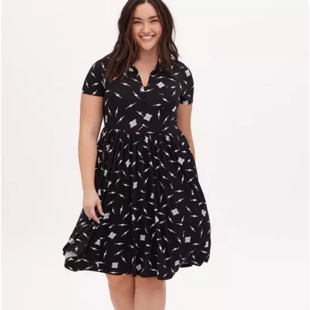 torrid Black Short-Sleeve Midi Dress with White Print